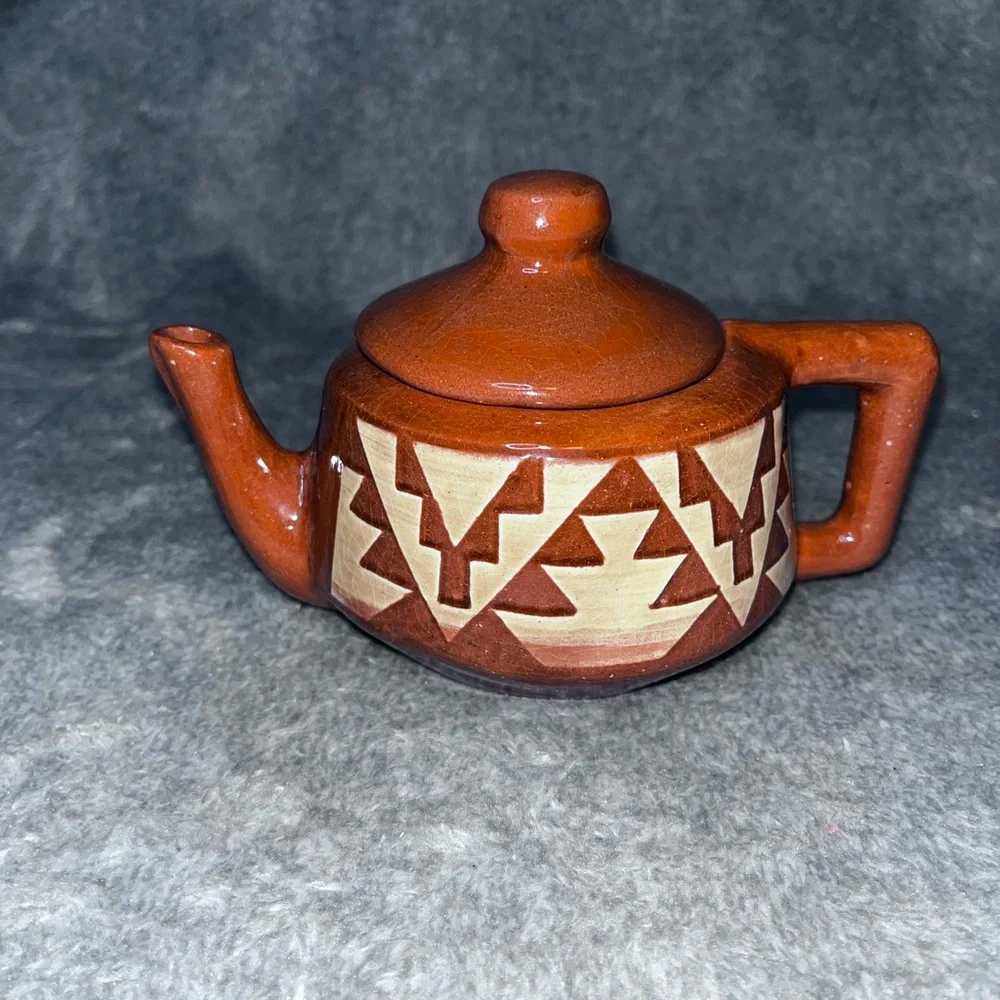 Brown Pottery Tea Pot, With Design